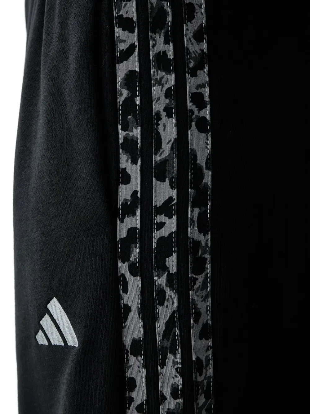 Спортивные брюки с леопардовым принтом Adidas, черный — фото 4