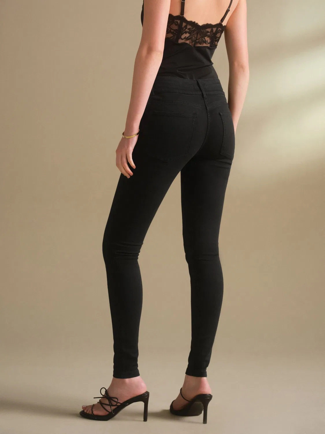 Джинсы скинни Lift Slim and Shape Next, черный — фото 3