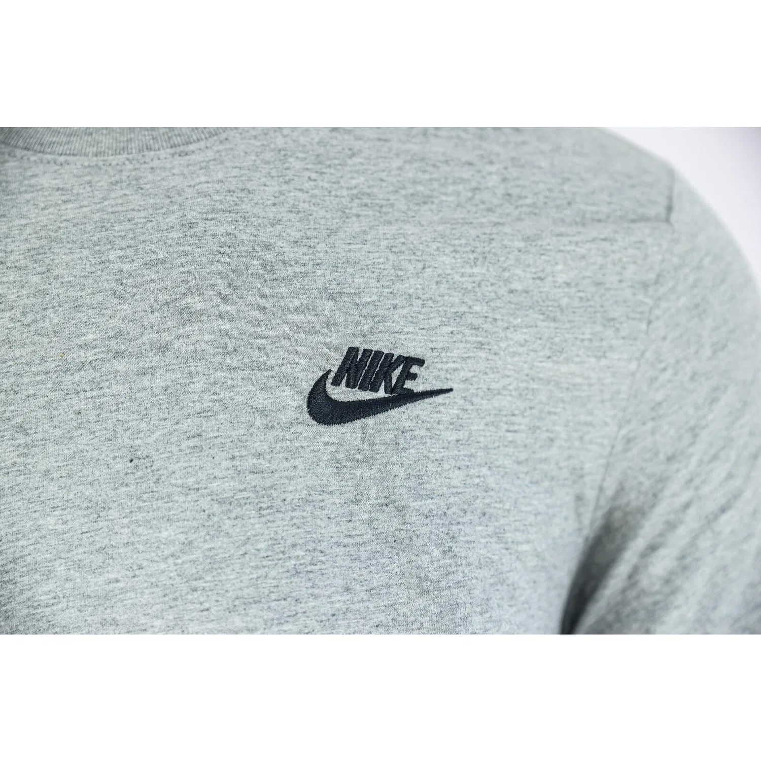 Мужская хлопковая футболка Nike Sportswear AR4997, Grau — фото 4