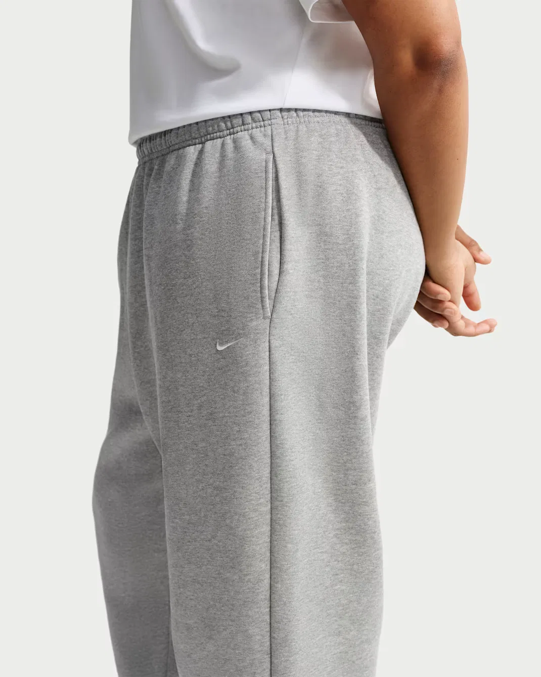 Женские брюки оверсайз с высокой посадкой и манжетами Nike Studio Fleece Medium Weight, Dark Grey Heather/Sail — фото 3