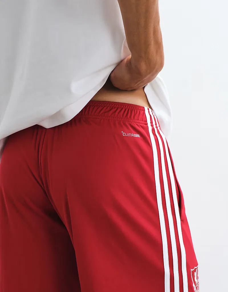 Футбольные шорты Adidas "Ливерпуль" выездной сезон 26/27, красный — фото 4