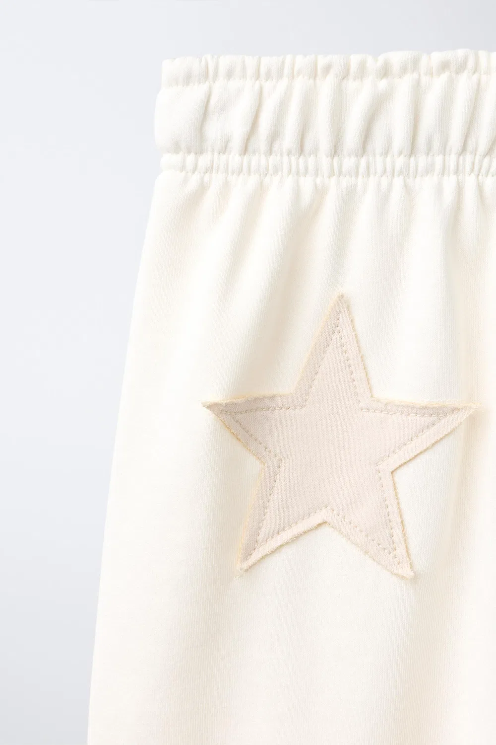 Брюки с широкими штанинами и нашивкой в виде звезд ZARA, Sand — фото 4