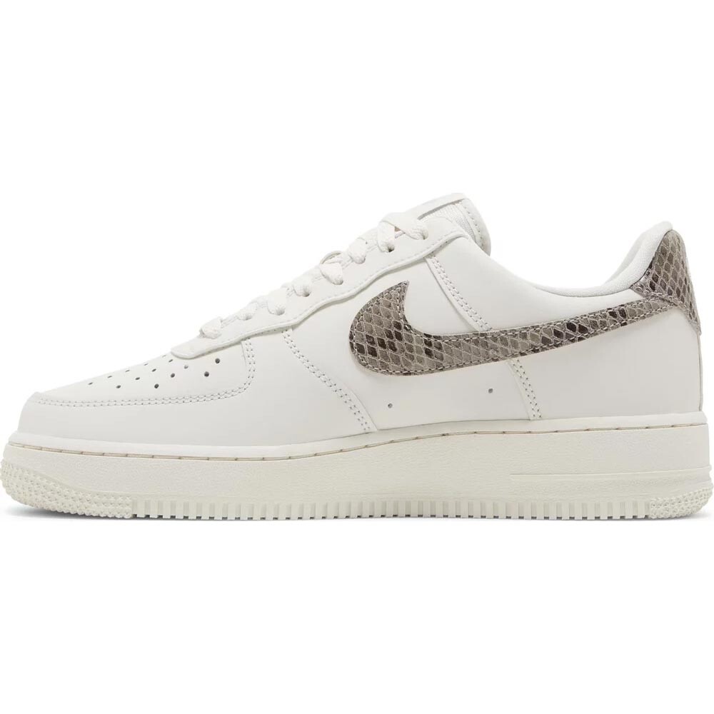 

Кроссовки Nike Wmns Air Force 1 07 Phantom Ivory Snakeskin, белый/серый