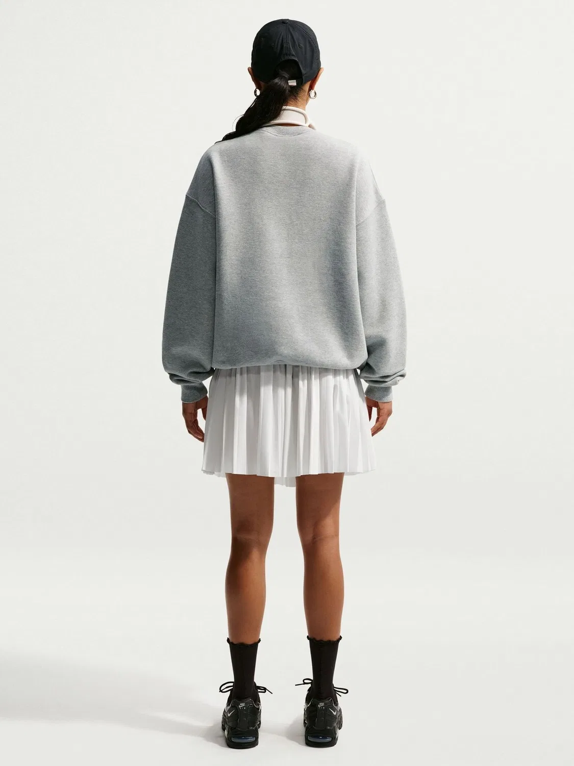 Свитшот женский, свободный крой, Studio Fleece Nike, серый — фото 4