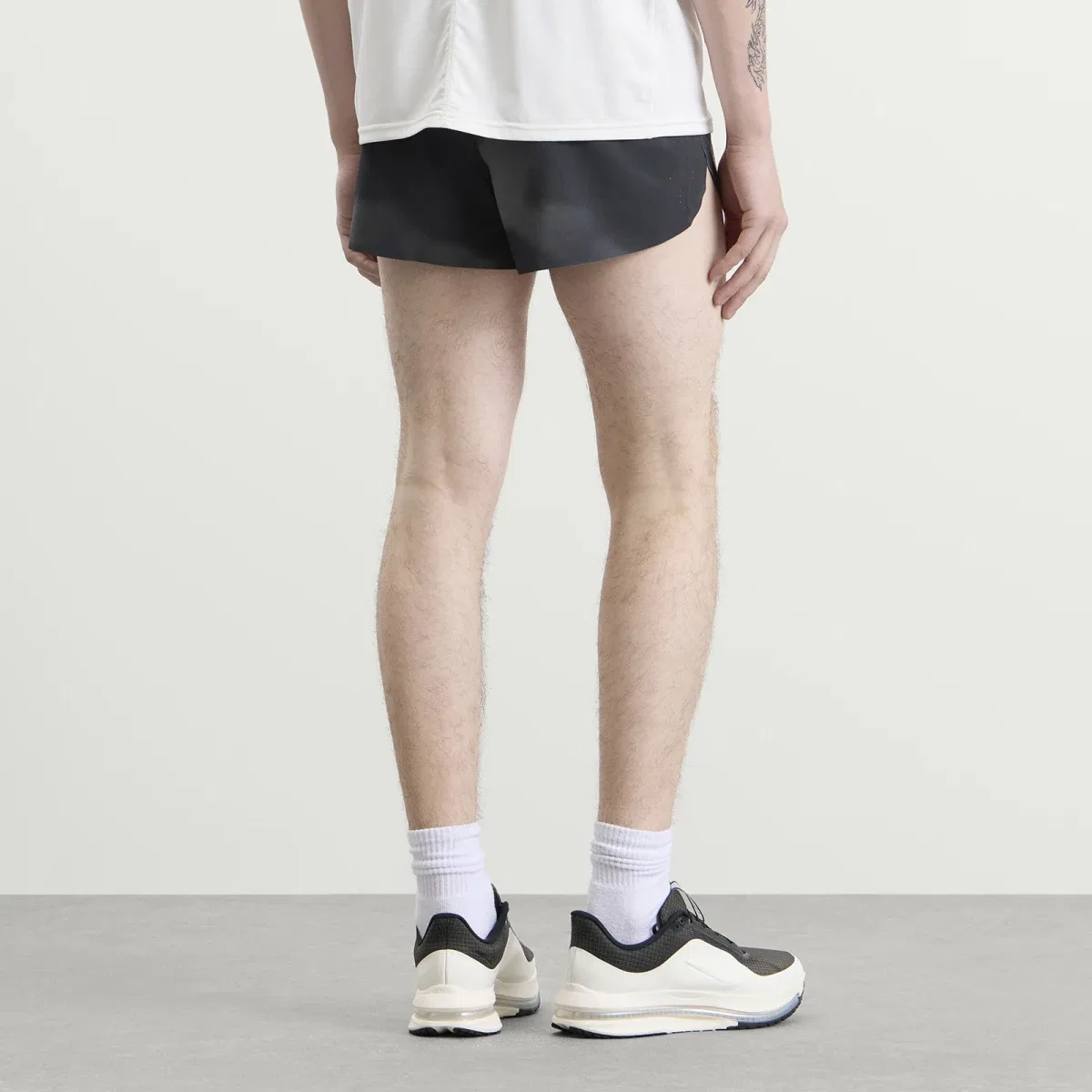 Шорты для бега Aeroswift 2" split short Nike, Black Grey & Crimson — фото 3