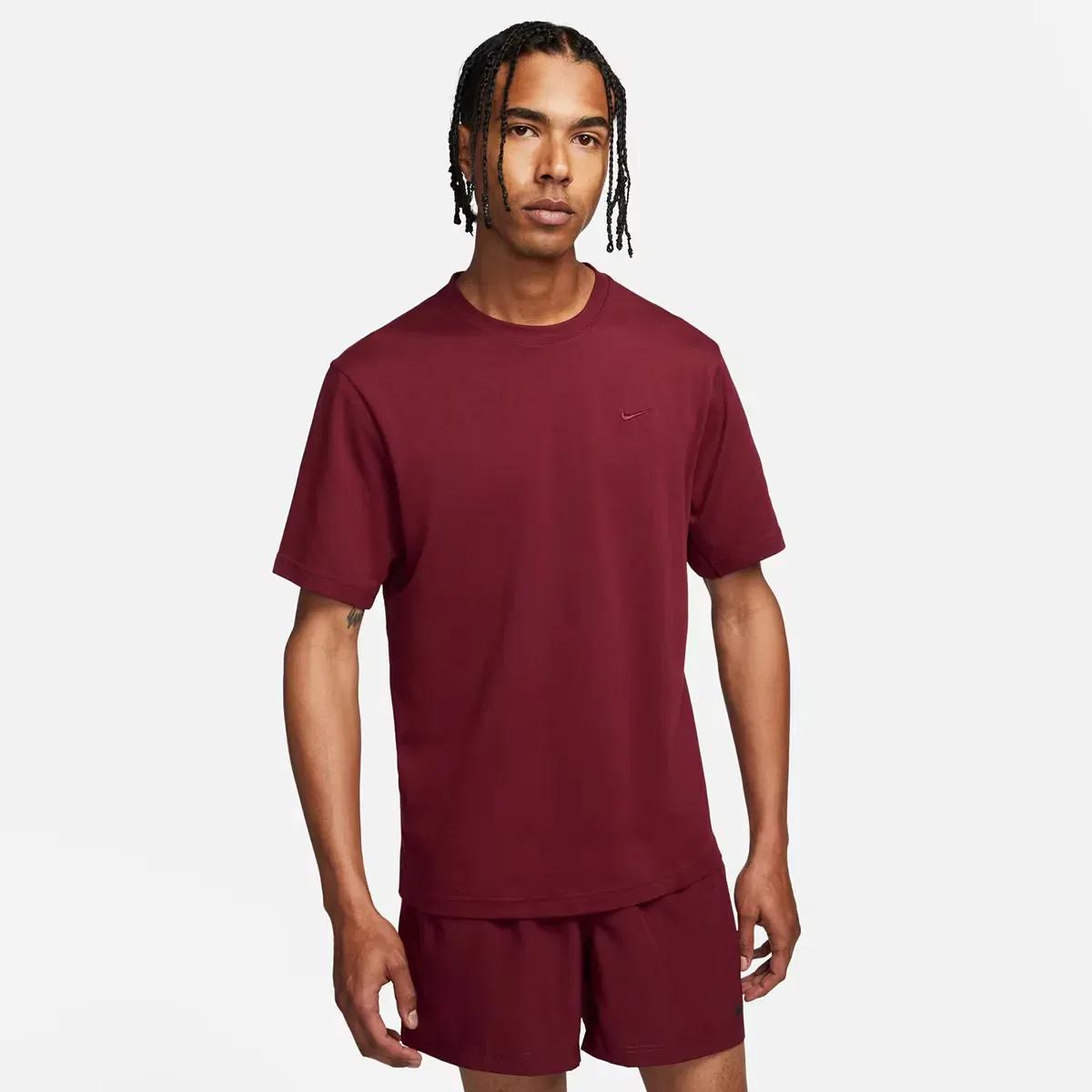 Мужская футболка с капиллярным отведением влаги Primary Nike, Burdeos
