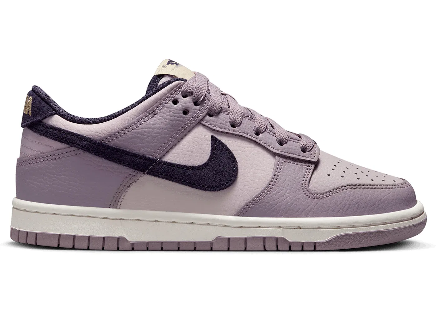 Детские кроссовки Lifestyle Nike Dunk Low, Light Violet Ore/Platinum Violet/Team Gold/Dark Raisin