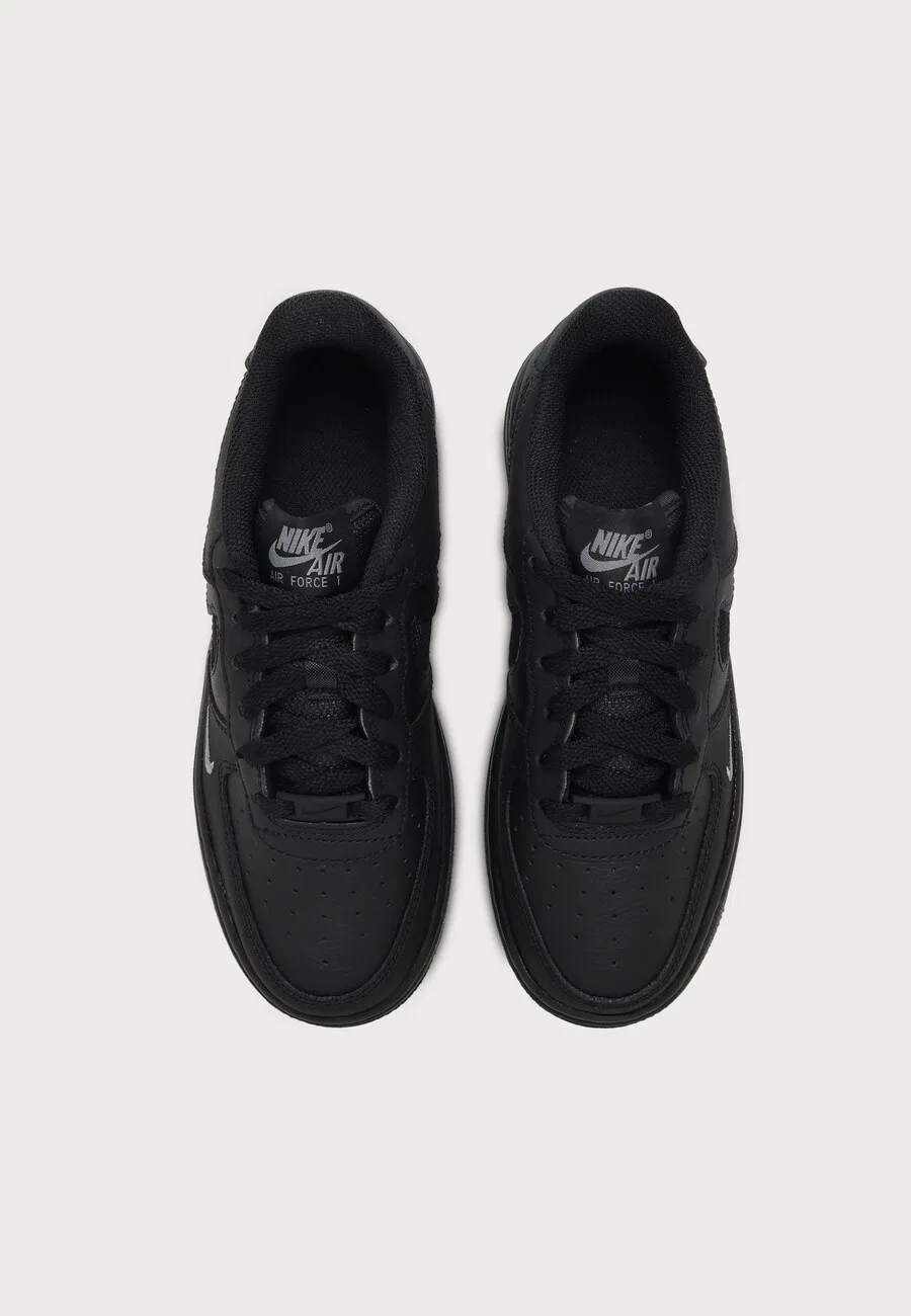Кроссовки Nike Sportswear 'AIR FORCE 1 LV8' черного цвета — фото 3