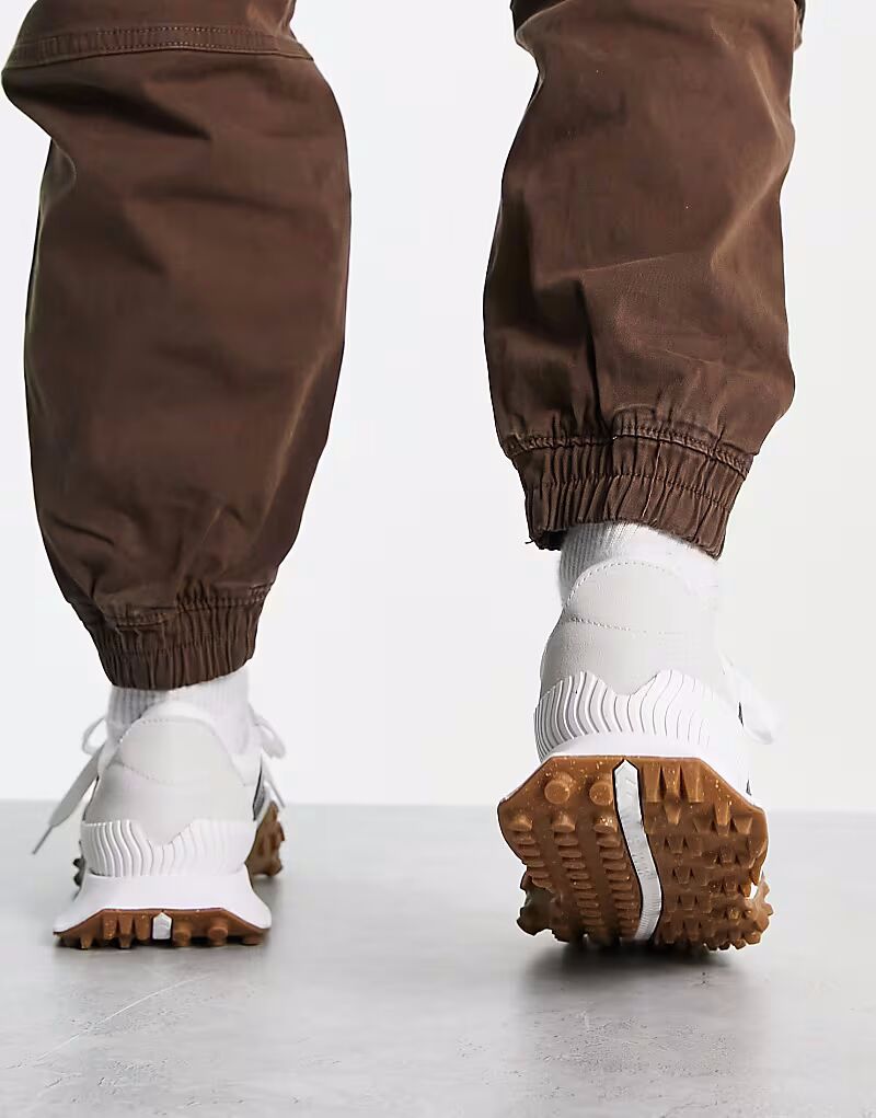 Кроссовки New Balance XC72 светло-серого и черного цвета — фото 2