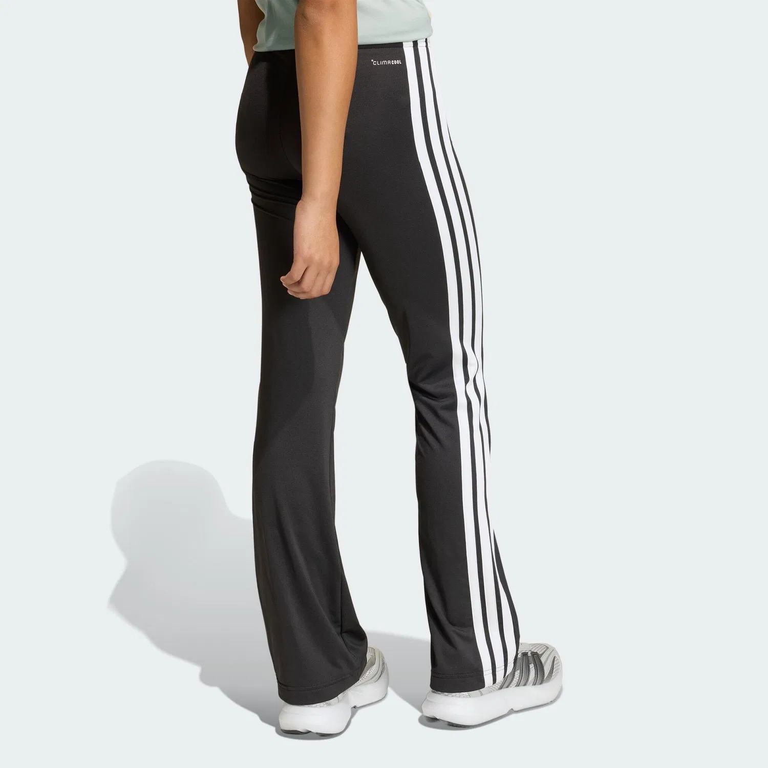 Детские леггинсы с расклешением Train Essentials 3-Streifen Adidas, Schwarz Weiss — фото 3