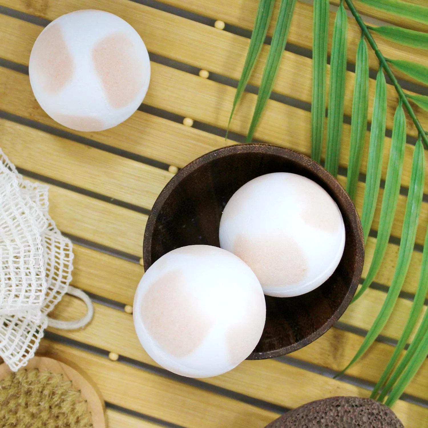 Пенная бомбочка для ванны French Tendance, Coconut Fragrance, 120 г — фото 2
