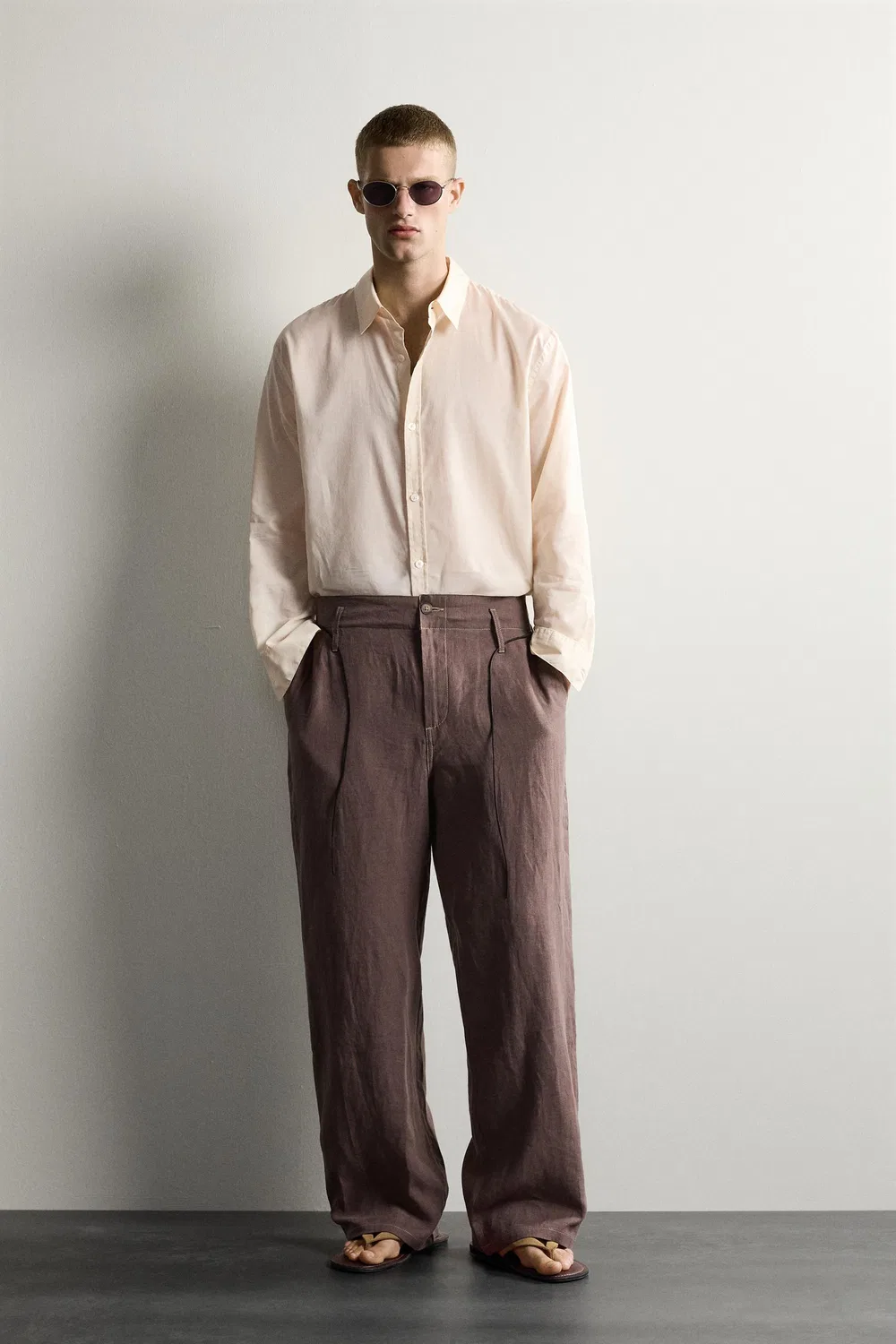 Брюки свободного кроя из 100% льна. ZARA, Brown