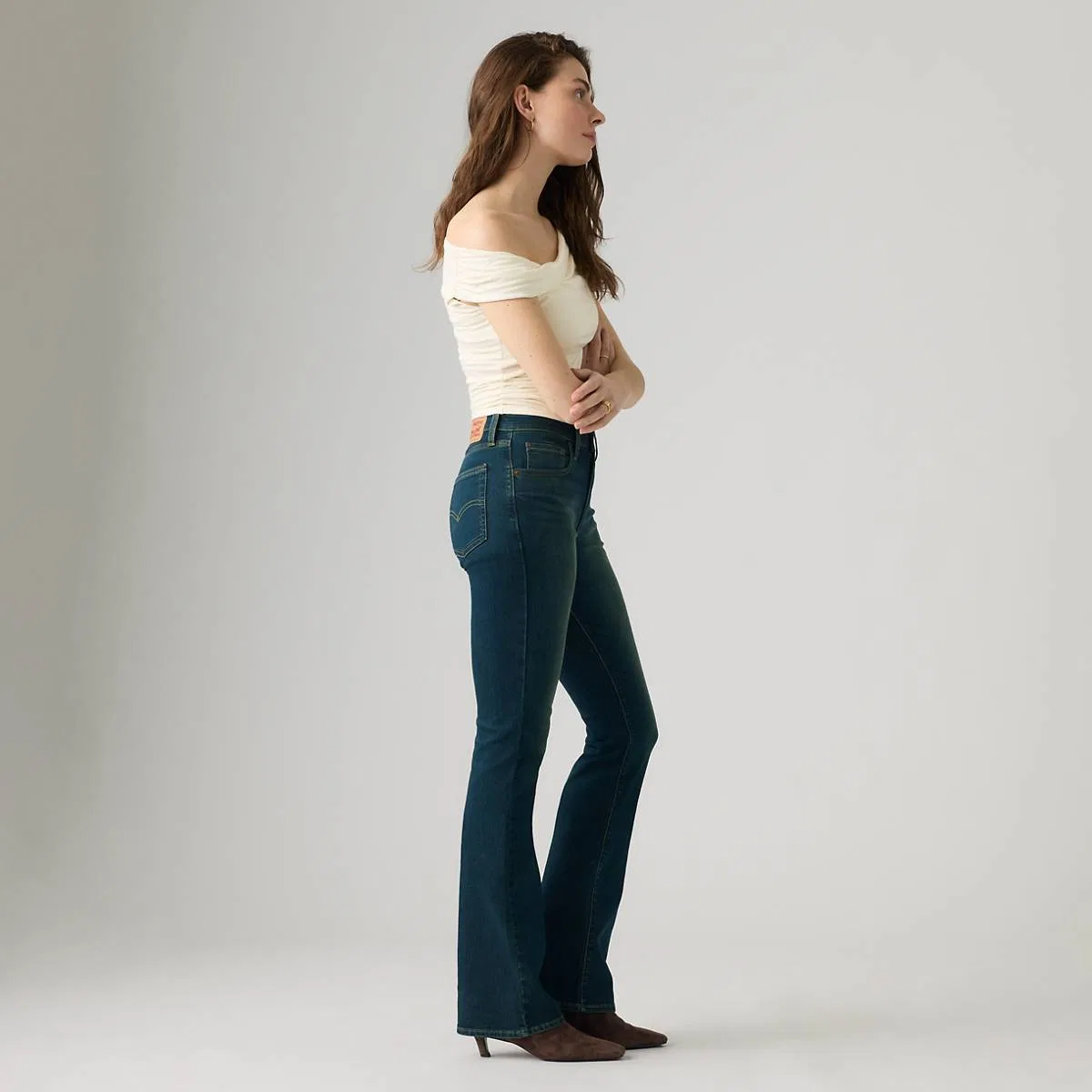 джинсы 725 с высокой посадкой и расклешенными штанинами для женщин Levi's, Tint Time - Dark Wash — фото 4