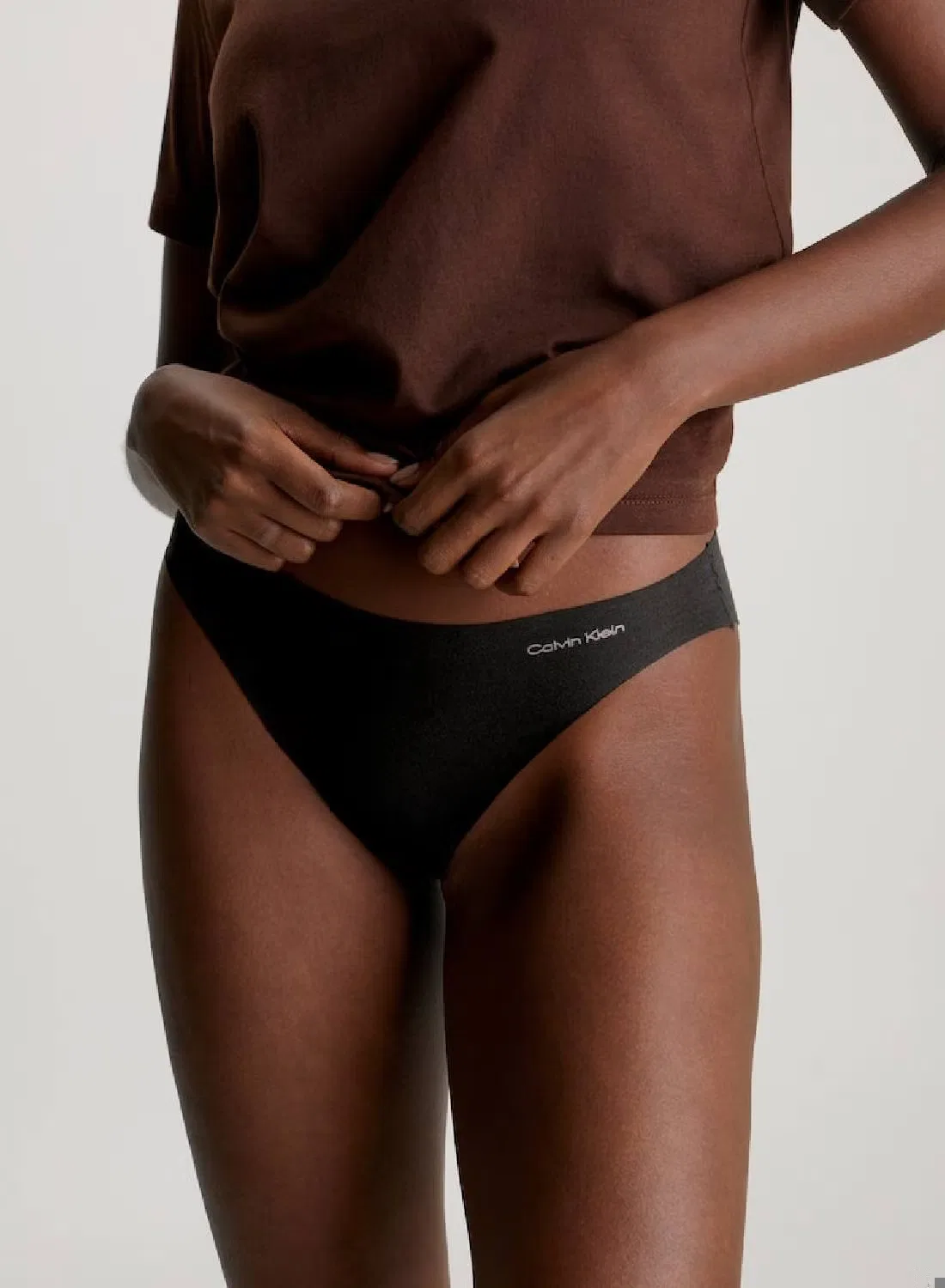 Плавки бикини невидимые хлопковые Invisibles Cotton Calvin Klein, черный — фото 4