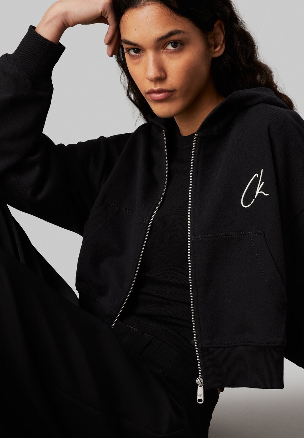 

Толстовка с капюшоном Calvin Klein Jeans, черный