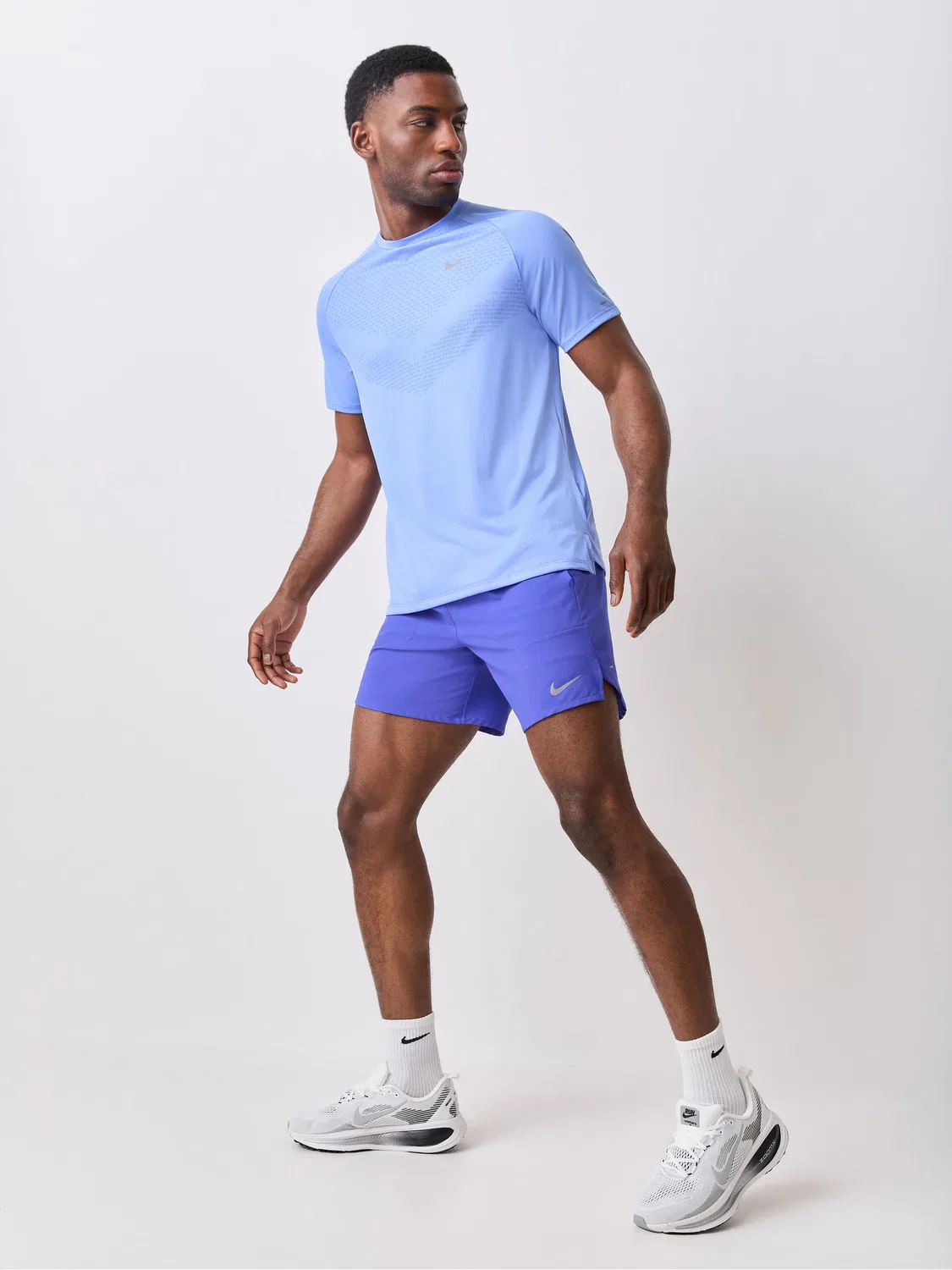 Шорты беговые Dri-FIT Stride 7 дюймов Nike, Lapis Blue — фото 2