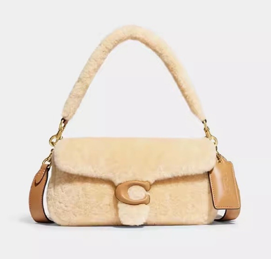 

Сумка кросс-боди Coach Outlet Women's Pillow Tabby No. 26 Shoulder, светло-бежевый