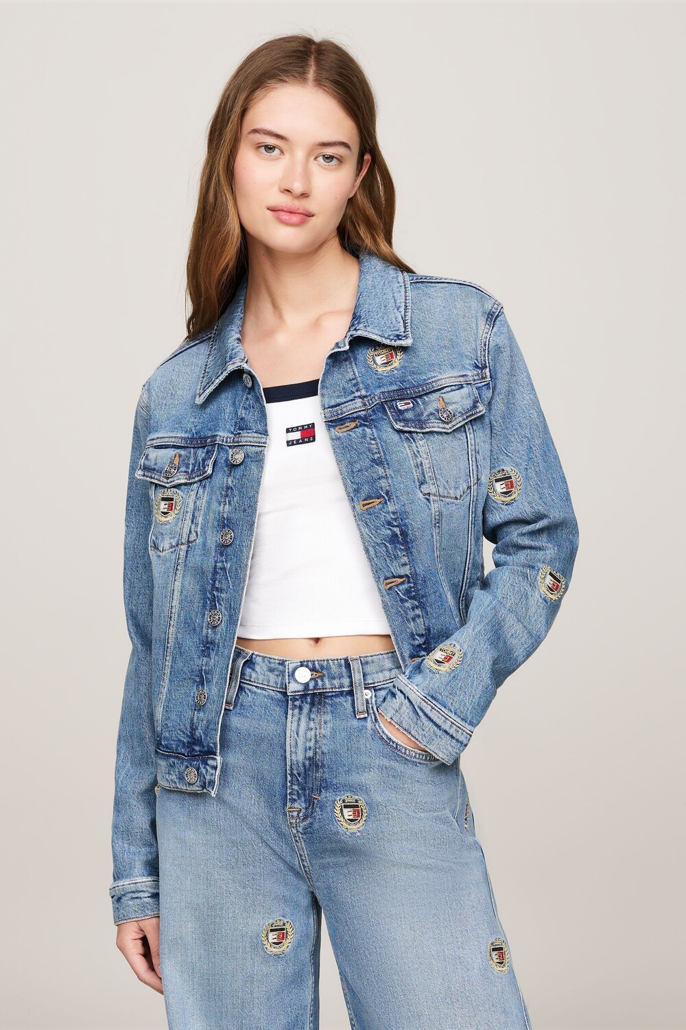 

Куртка izzie slim fit Tommy Jeans, синий