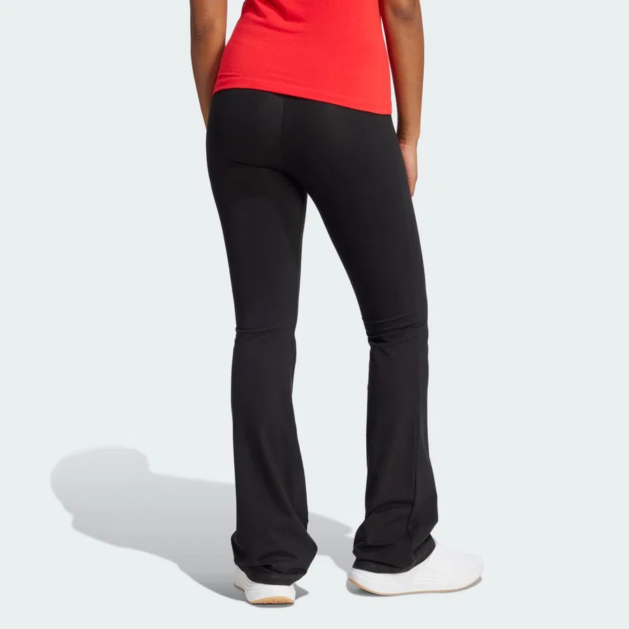 Леггинсы с расклешенным низом Essentials Small Logo Flared Leggings adidas, Черно-белый — фото 2