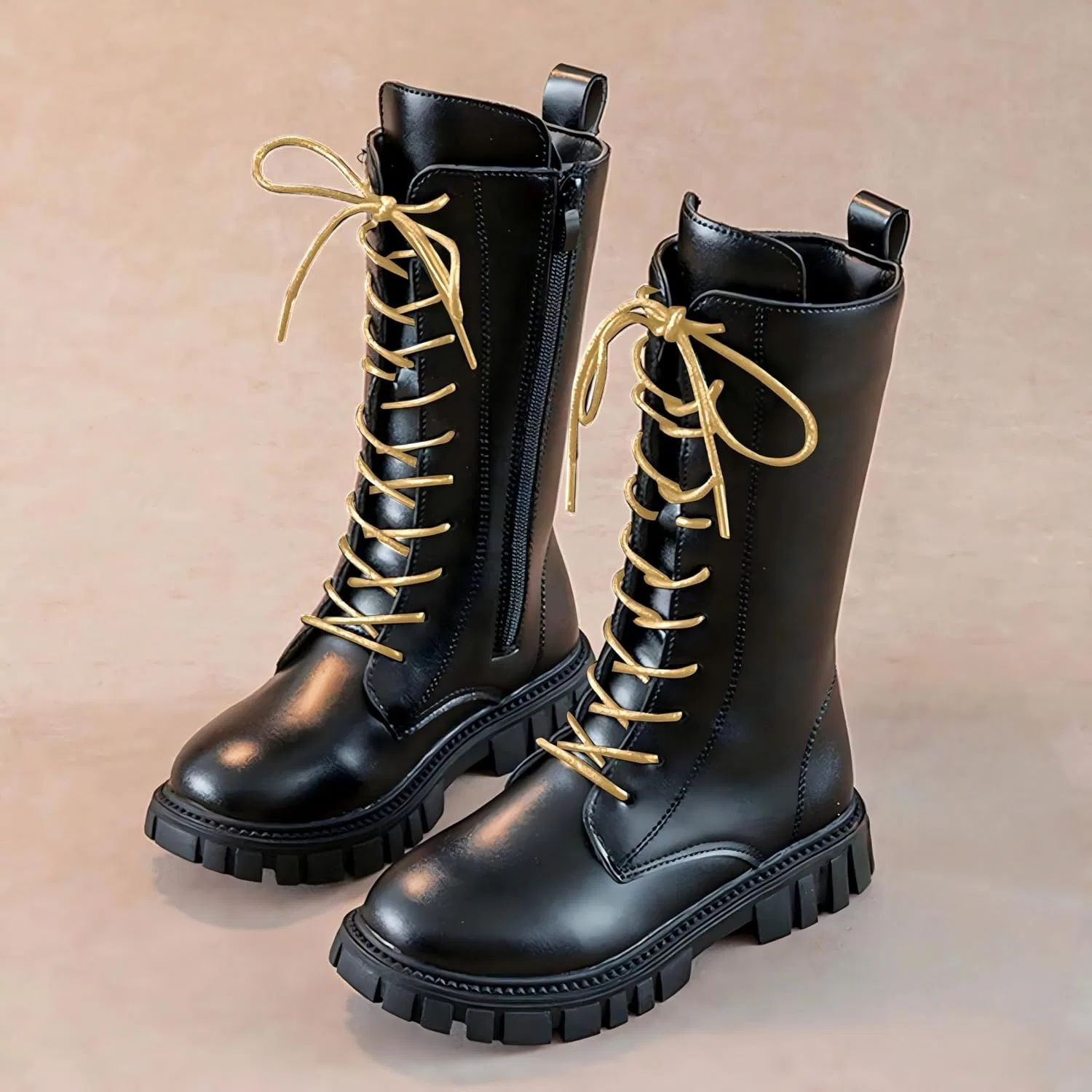 Детские ботинки для девочек с принтом, модель Girls White Combat Boots, Black-Golden Shoelaces — фото 3