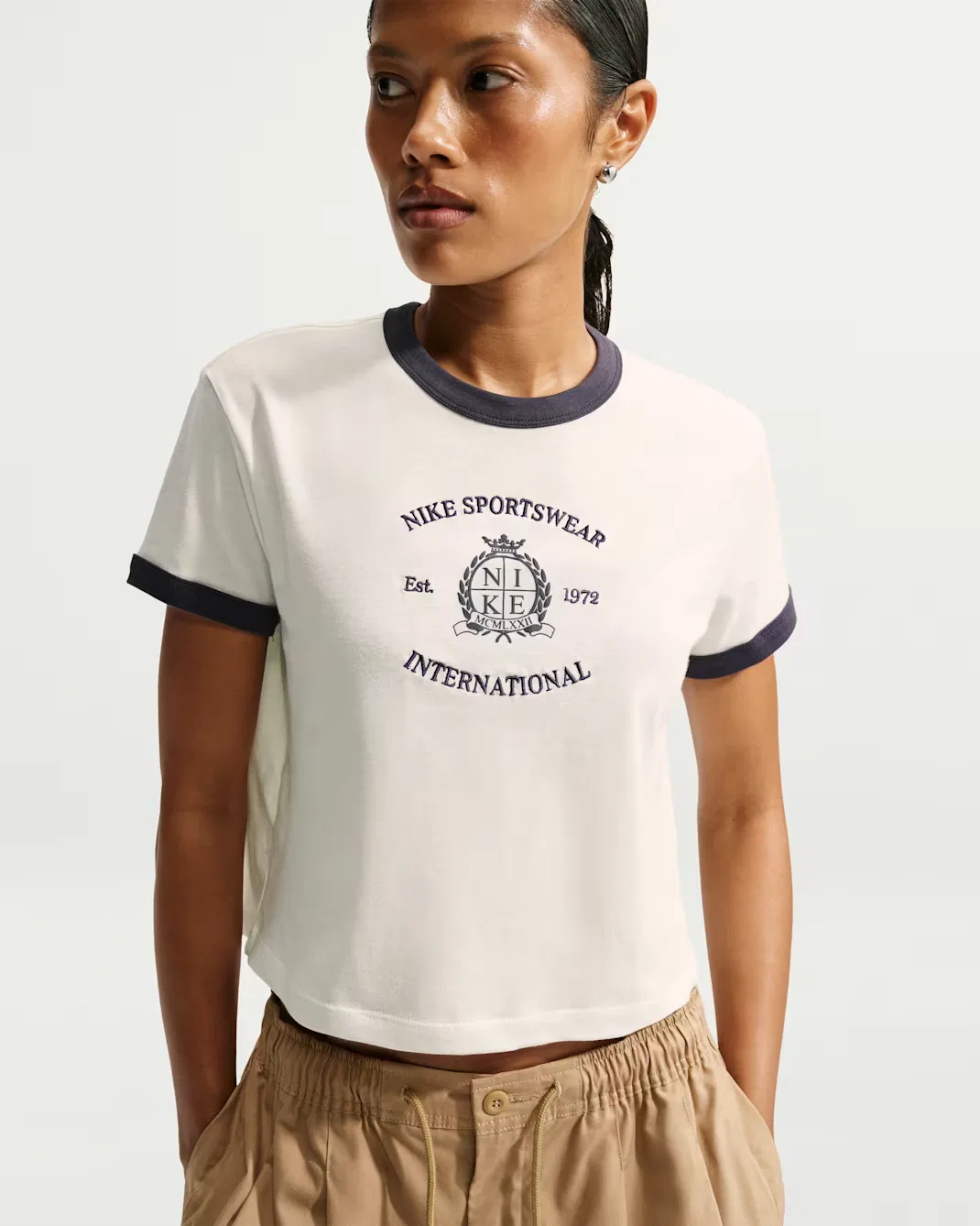 Женская футболка с контрастной отделкой Nike Sportswear, Sail/Gridiron