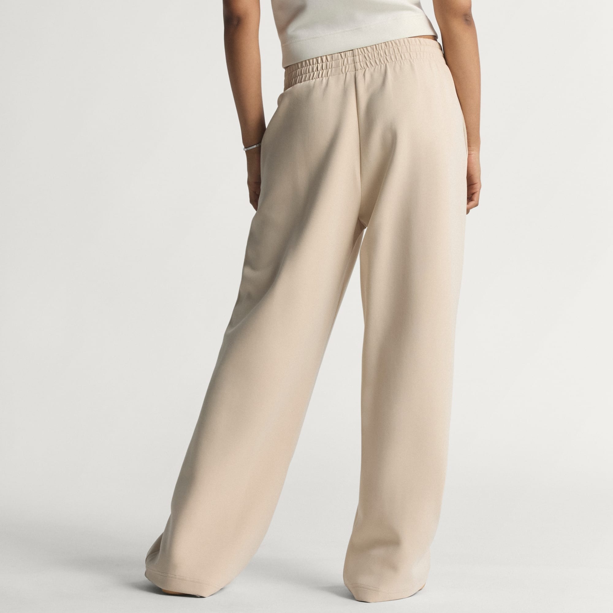 Спортивные брюки Adidas Soft Lux Straight Leg, бежевый — фото 3