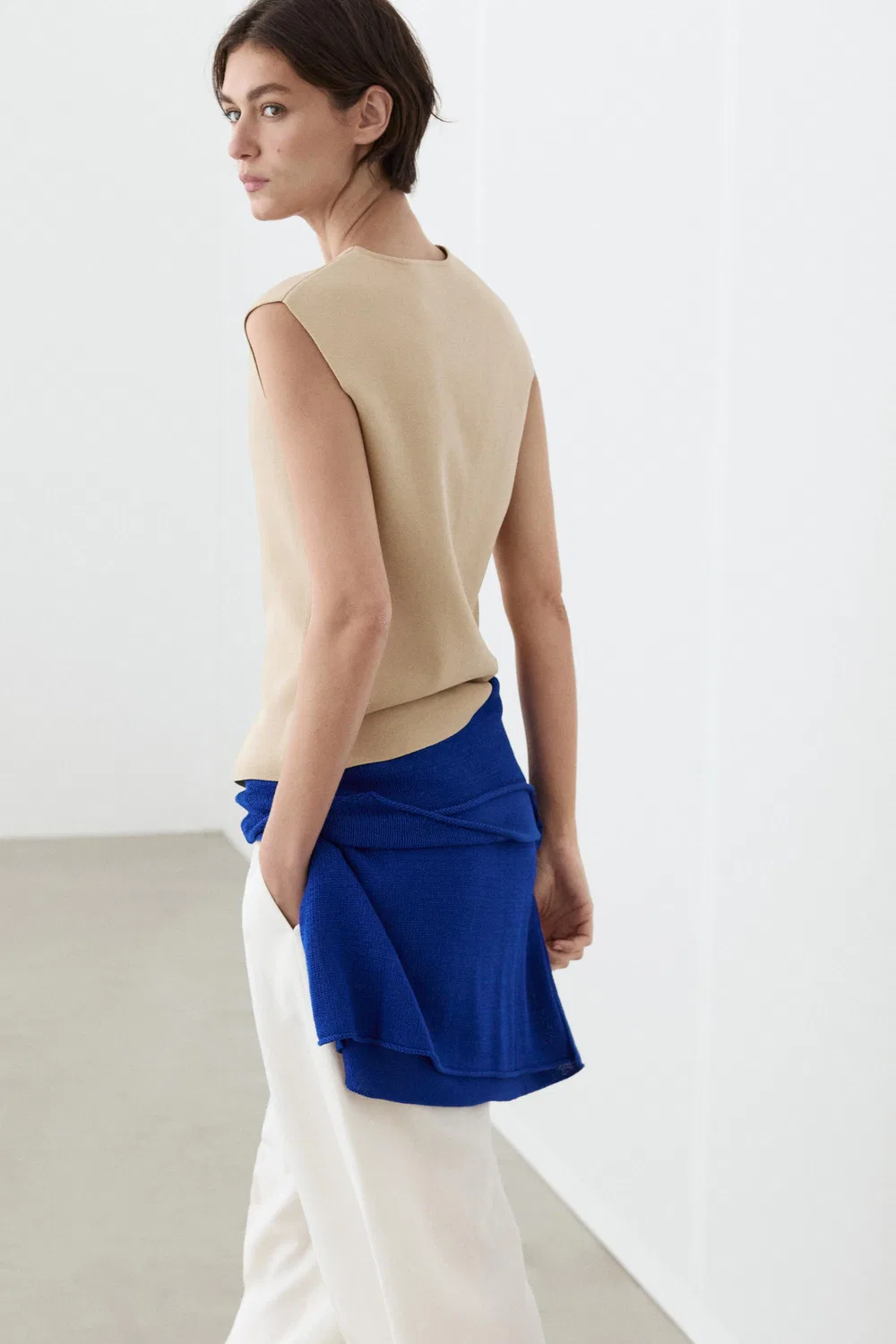 Жилет Massimo Dutti Knit With Button Details, бежевый — фото 4