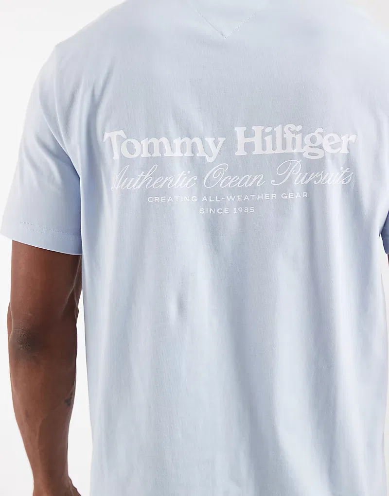 Футболка Tommy Hilfiger с морским принтом на спине, светло-голубой — фото 4