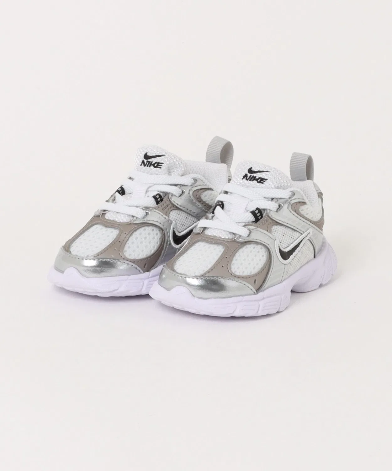 Детские кроссовки с сетчатым верхом V5 RNR E TD NIKE, White/Black