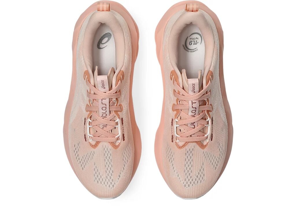 Беговые женские кроссовки Asics Novablast 5, Breeze/White, персиковый — фото 4