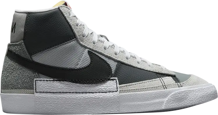 

Кроссовки Nike Blazer Mid '77 Pro Club 'Remastered - Grey Black', серый