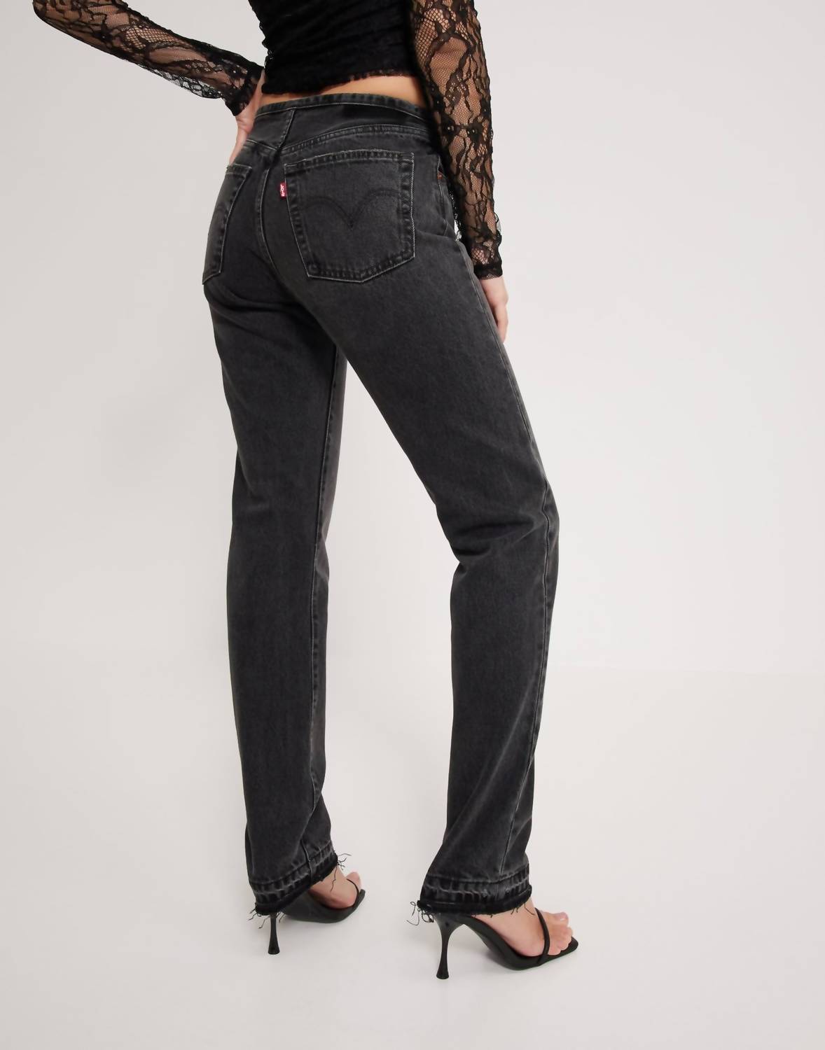 501 Мини джинсы с высокой талией в черном цвете Dest Levi's — фото 2