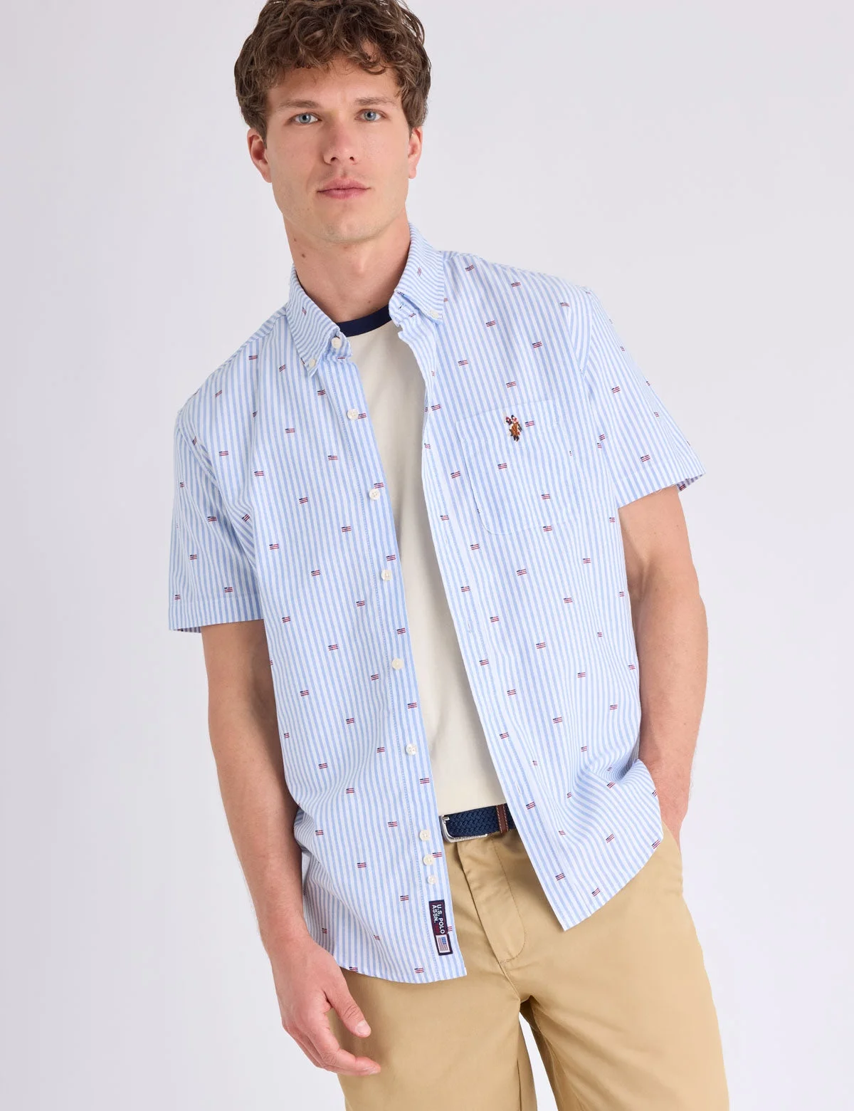 Мужская рубашка U.S. Polo Assn. Short Sleeve Allover Flag Print Oxford, светло-голубой — фото 4