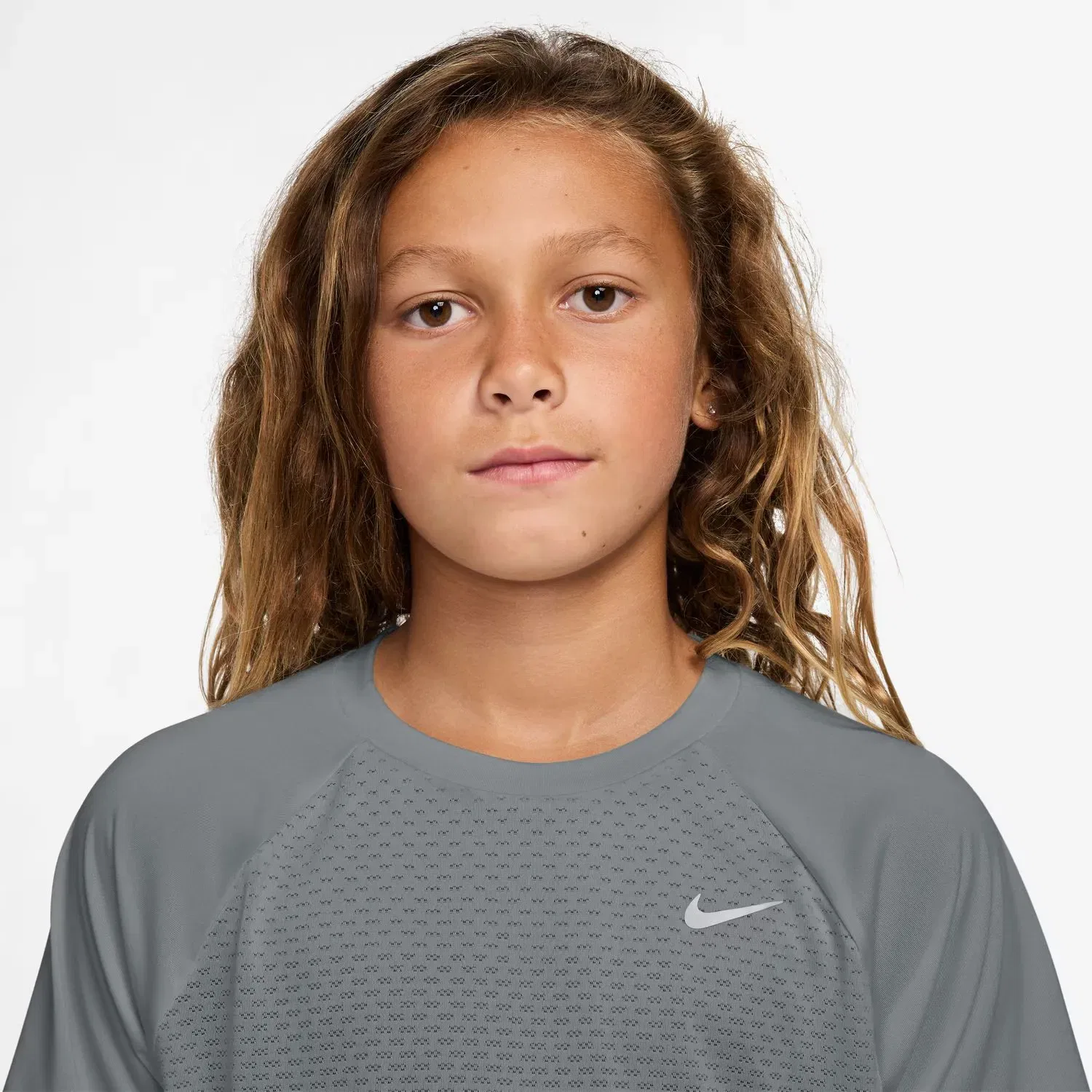 Детская футболка для мальчиков Nike Dri-FIT, Цвет Gris — фото 3