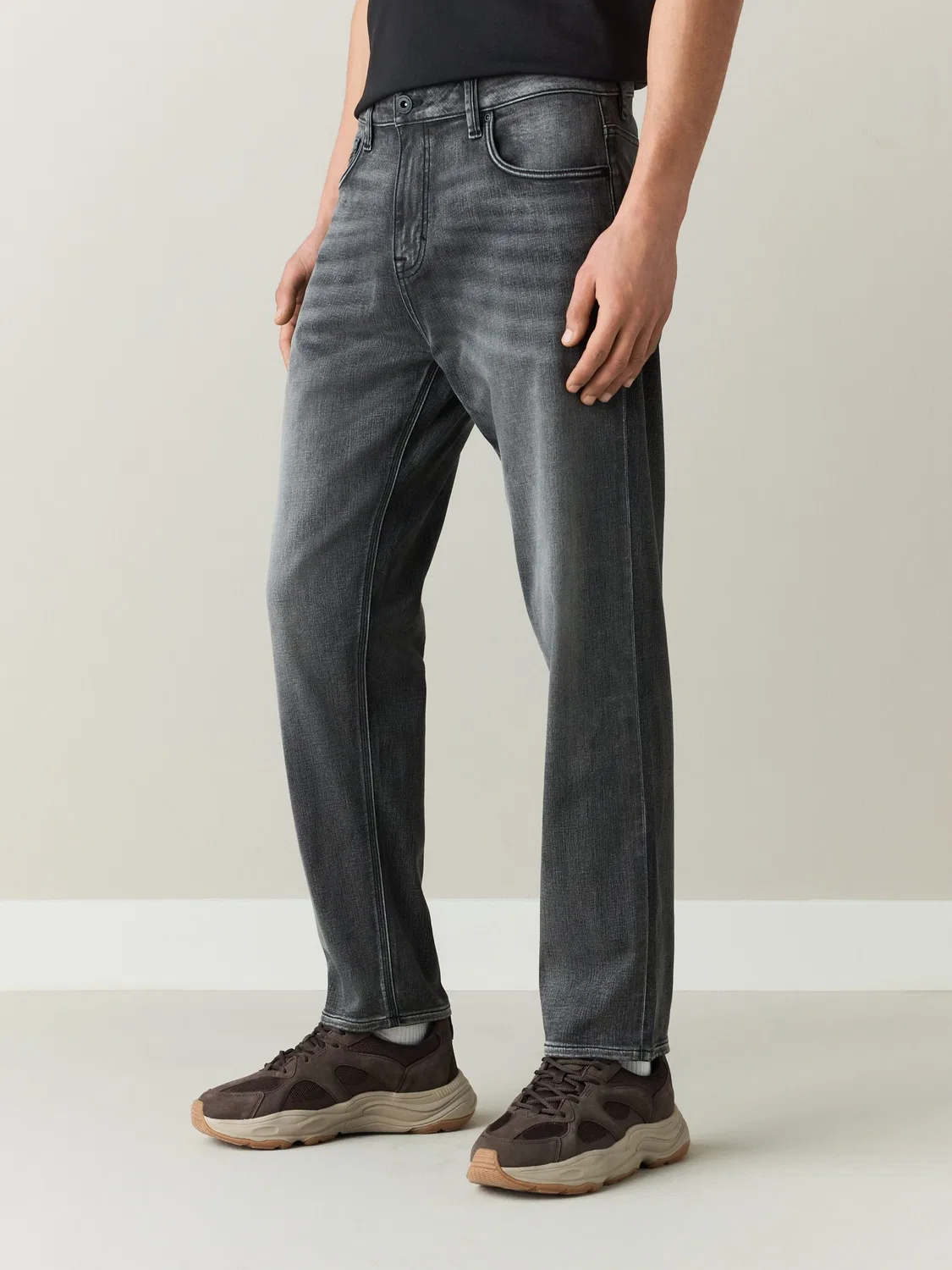 Джинсы Regular Tapered Fit Motionflex с льном Next, серый