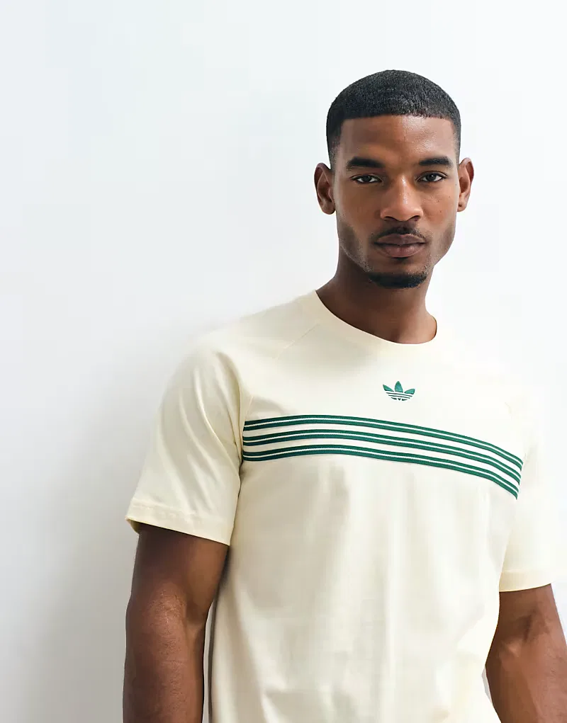 Футболка Adidas Originals 98, кремовый и, зеленый