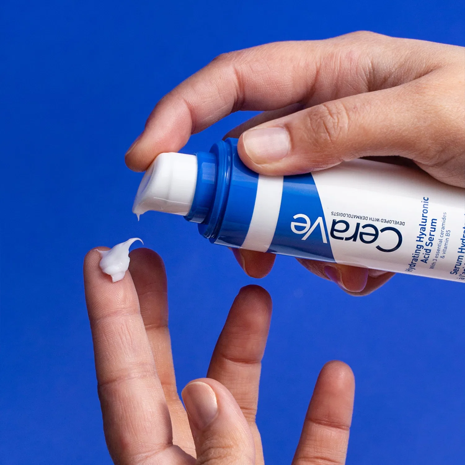 Сыворотка гиалуроновая увлажняющая Hydrating Hyaluronic Acid Serum CeraVe, 30 мл — фото 3