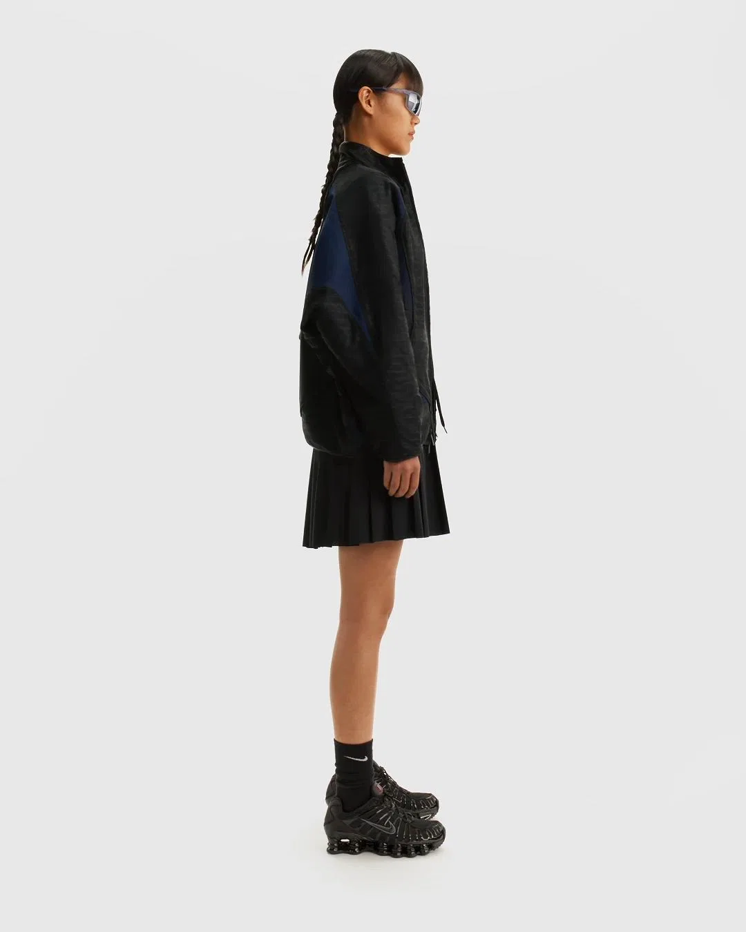 Женская куртка-трактор с кружевным принтом, модель Oversized Lace Track Jacket NIKE, Black — фото 2