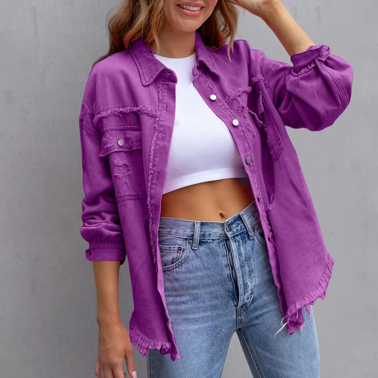 Женская джинсовая куртка с принтом, модель Giacche di jeans da donna alla moda colletto con risvolto button down cappotti in denim invecchiato strappato cowboy abito western manica lunga camicia chambray giacche leggere orlo sfrangiato Jean, Vio... — фото 2