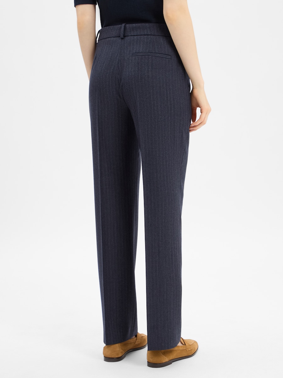 

Обычные брюки со складками спереди BOSS, темно-синий