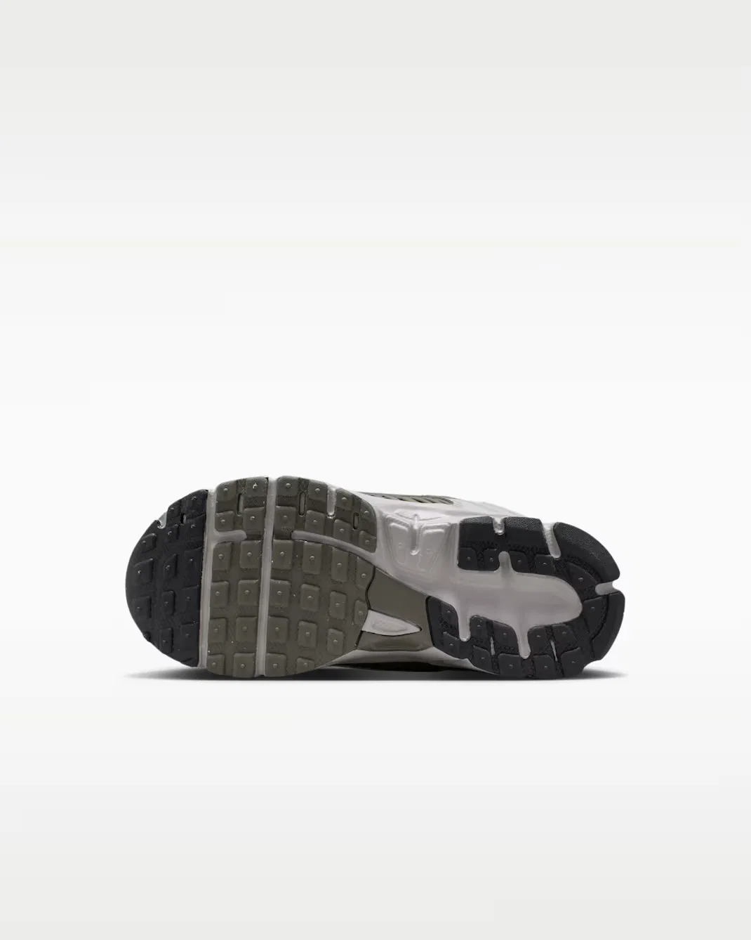 Детские кроссовки со светоотражающими элементами Nike Vomero 5, College Grey/Cave Stone/Metallic Silver/Black — фото 2