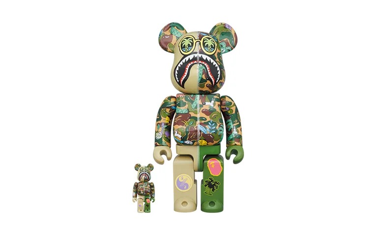 

Виниловая фигурка Be@rbrick X Steven Harrington X Bape Shark Pink Camo 30 см + 7 см, зеленый