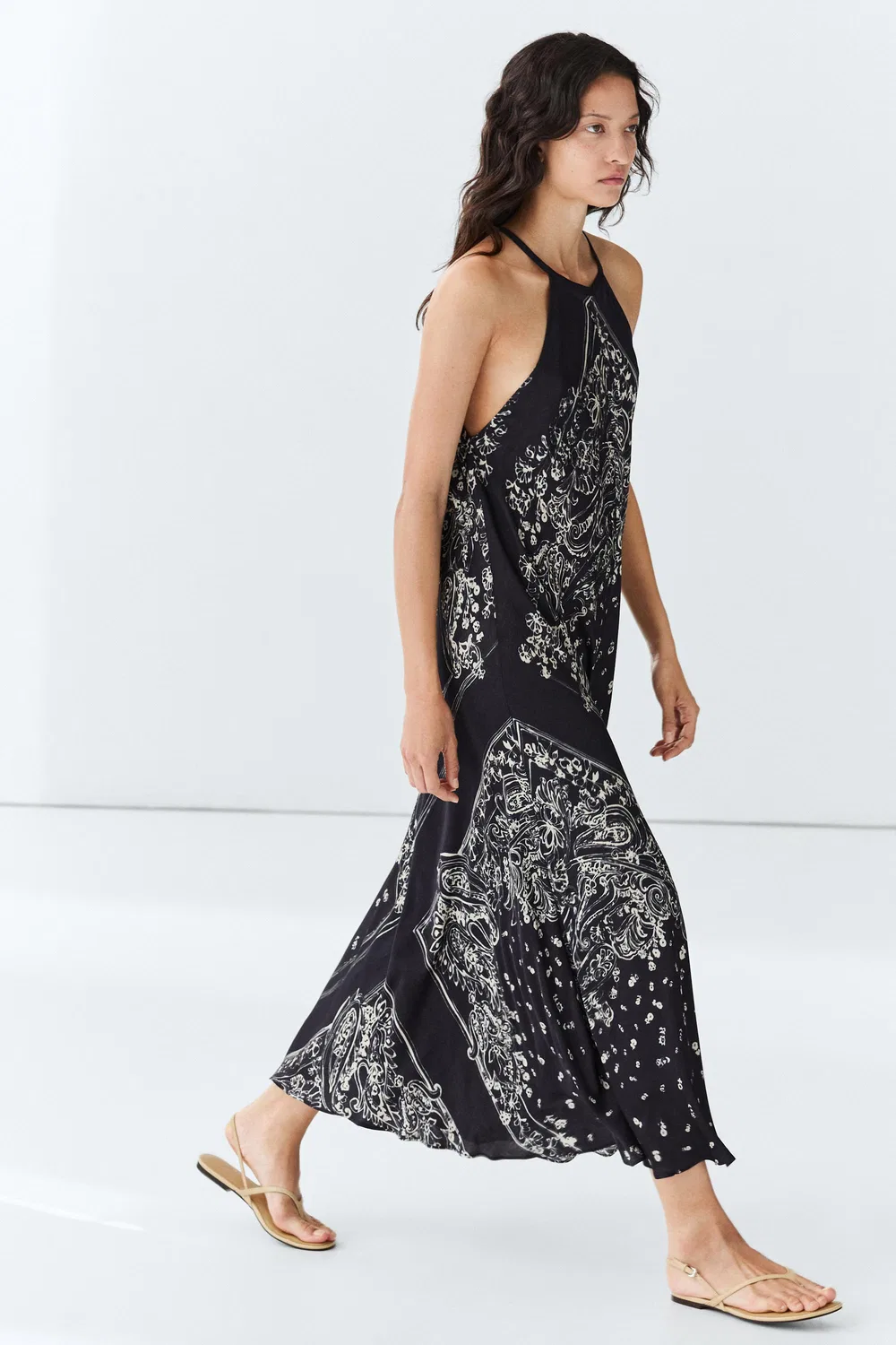 Длинное платье Massimo Dutti Flowing Paisley Halter, синий — фото 4