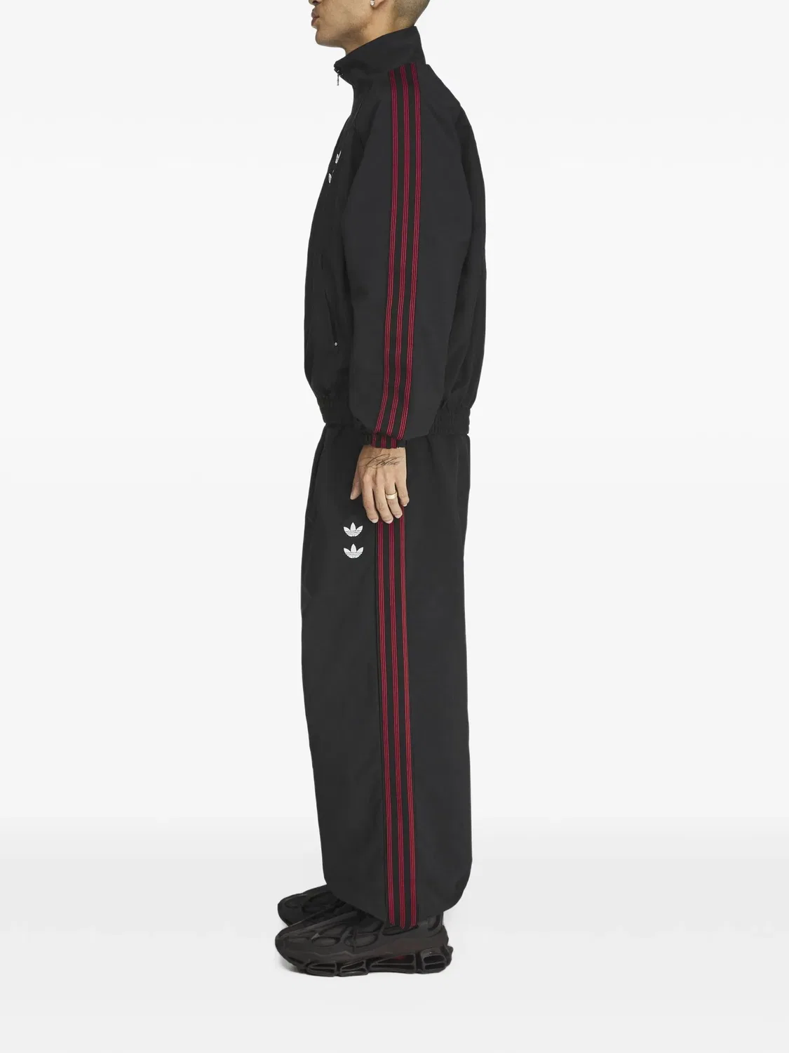 Тканая спортивная куртка черная Adidas, черный — фото 2