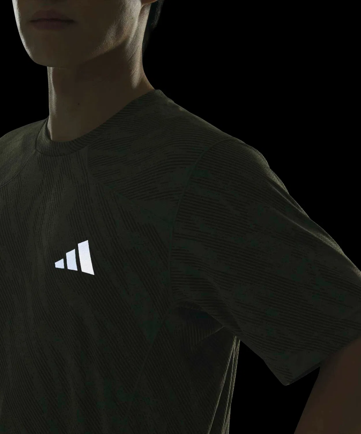 Мужская футболка с принтом Tech Essentials Cool Touch Regular Fit Camo AOP Adidas, Khaki — фото 3