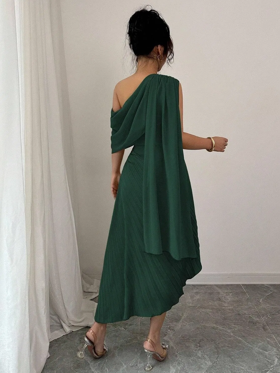 Женское A-силуэта платье с одним плечом, Dark Green — фото 2