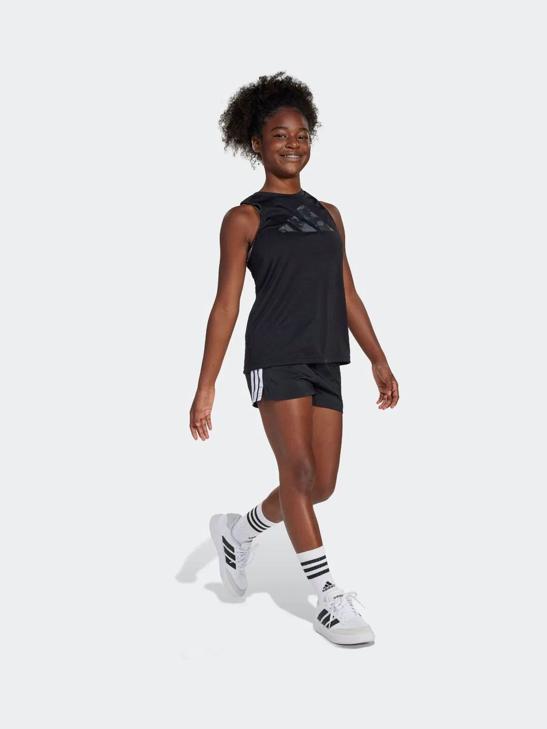 Шорты adidas Black Train Essentials 3-Stripes Shorts Kids, черный — фото 3