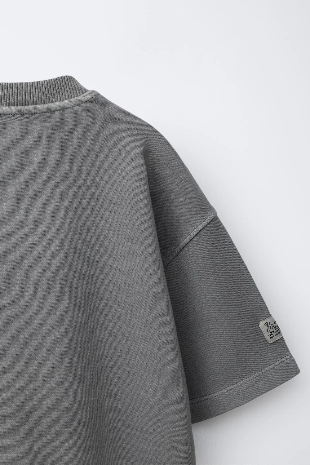 Футболка, окрашенная методом интерлок (техника окрашивания одежды) ZARA, Grey — фото 4