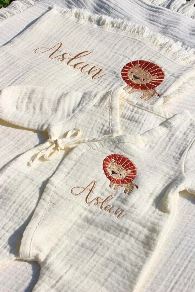 Детский комплект из муслина с вышивкой льва Lion embroidery Babiesfirst, White — фото 3