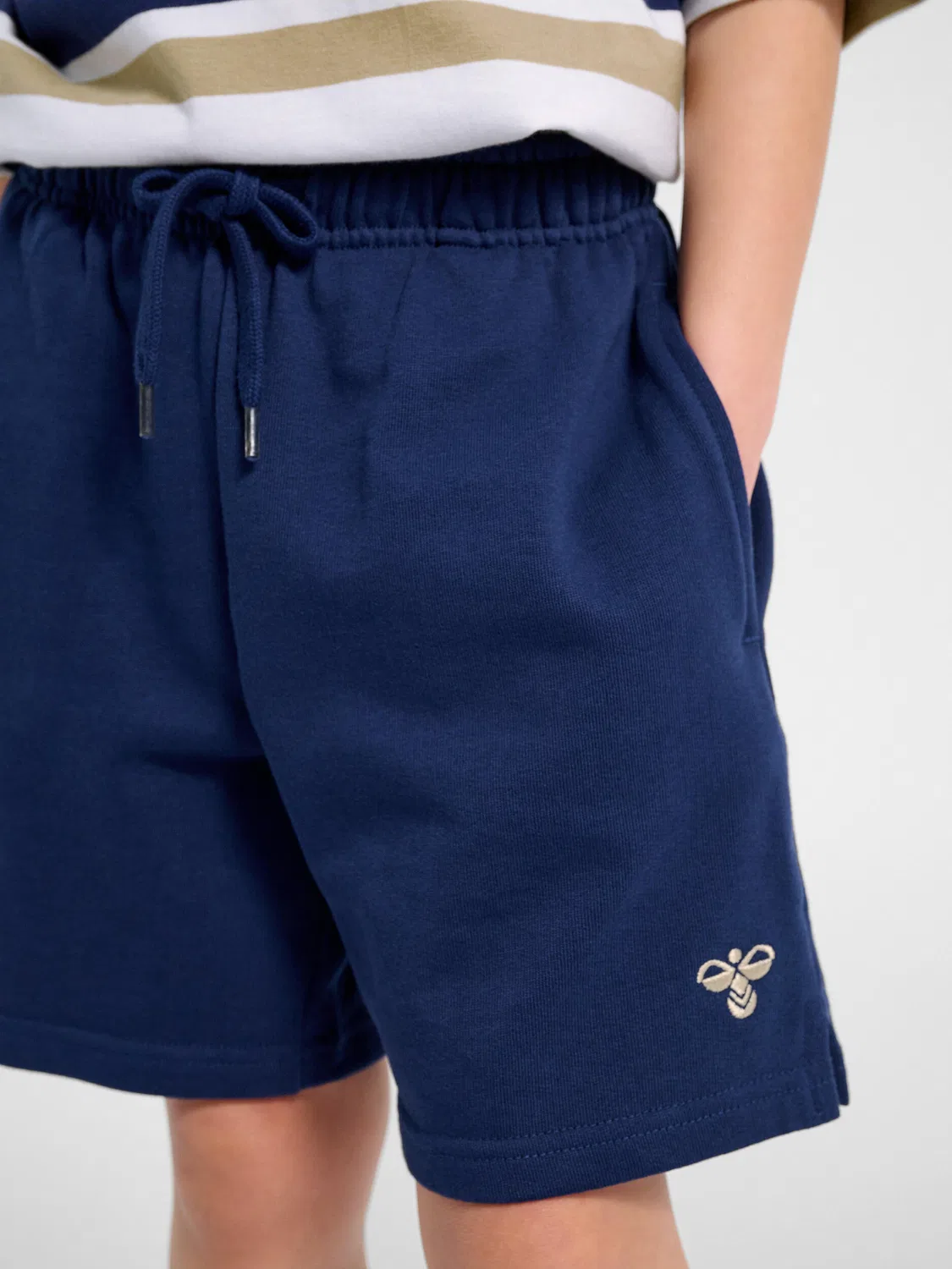 Детские шорты свободного кроя Hmljr Jump Hummel, Blau Dunkelblau Mitternachtsindigo — фото 4